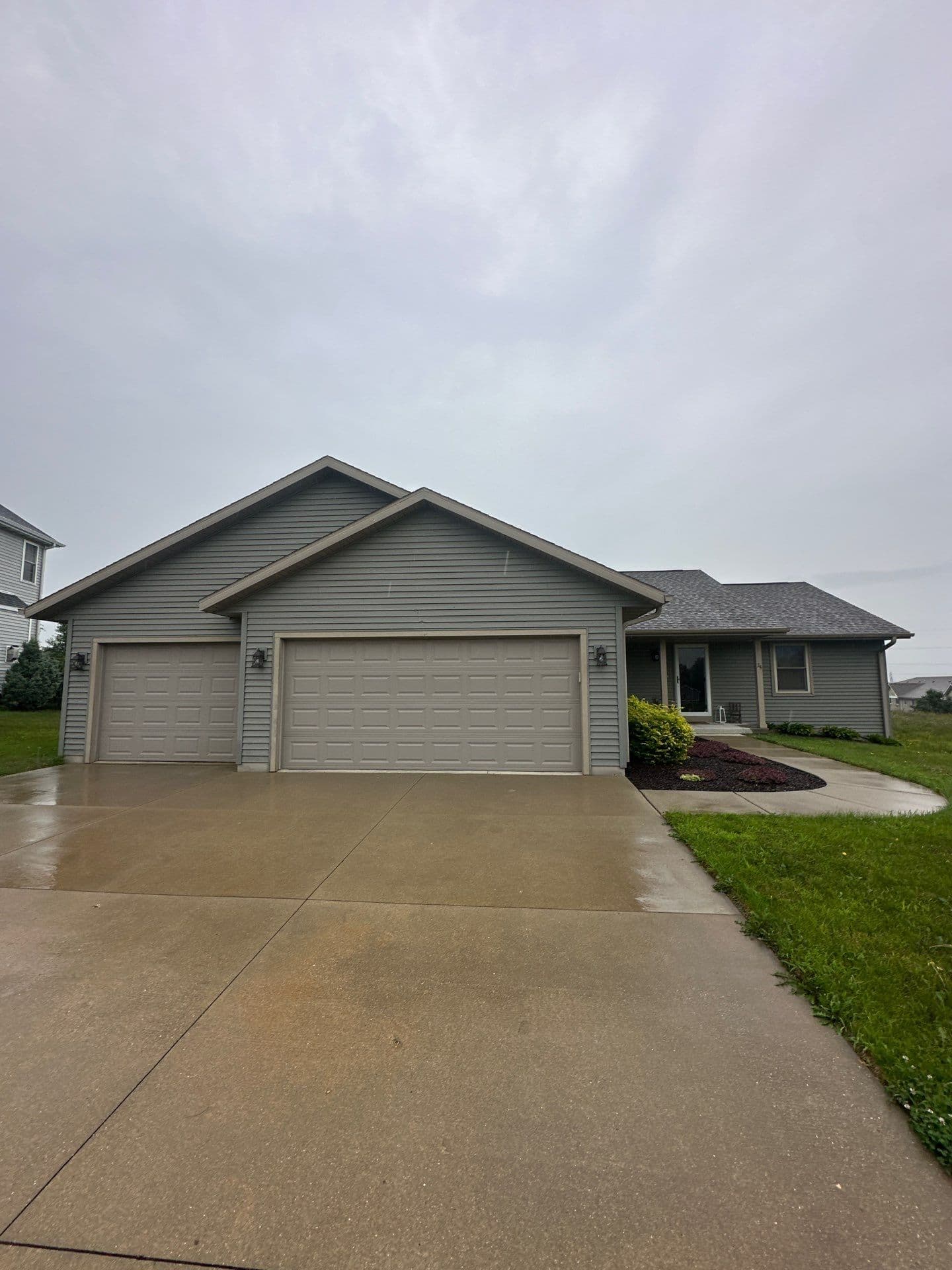 Hail Damage Repair job image